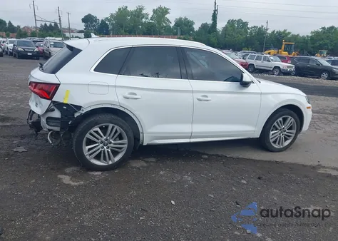 2018 Audi Q5 2.0T Premium/2.0T Tech Premium z USA, uszkodzony, nr VIN WA1BNAFY1J2012364